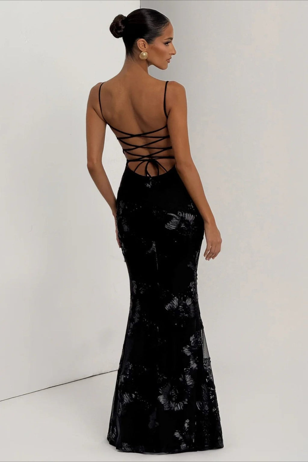 3D-Applique Tie-Back Prom Dress