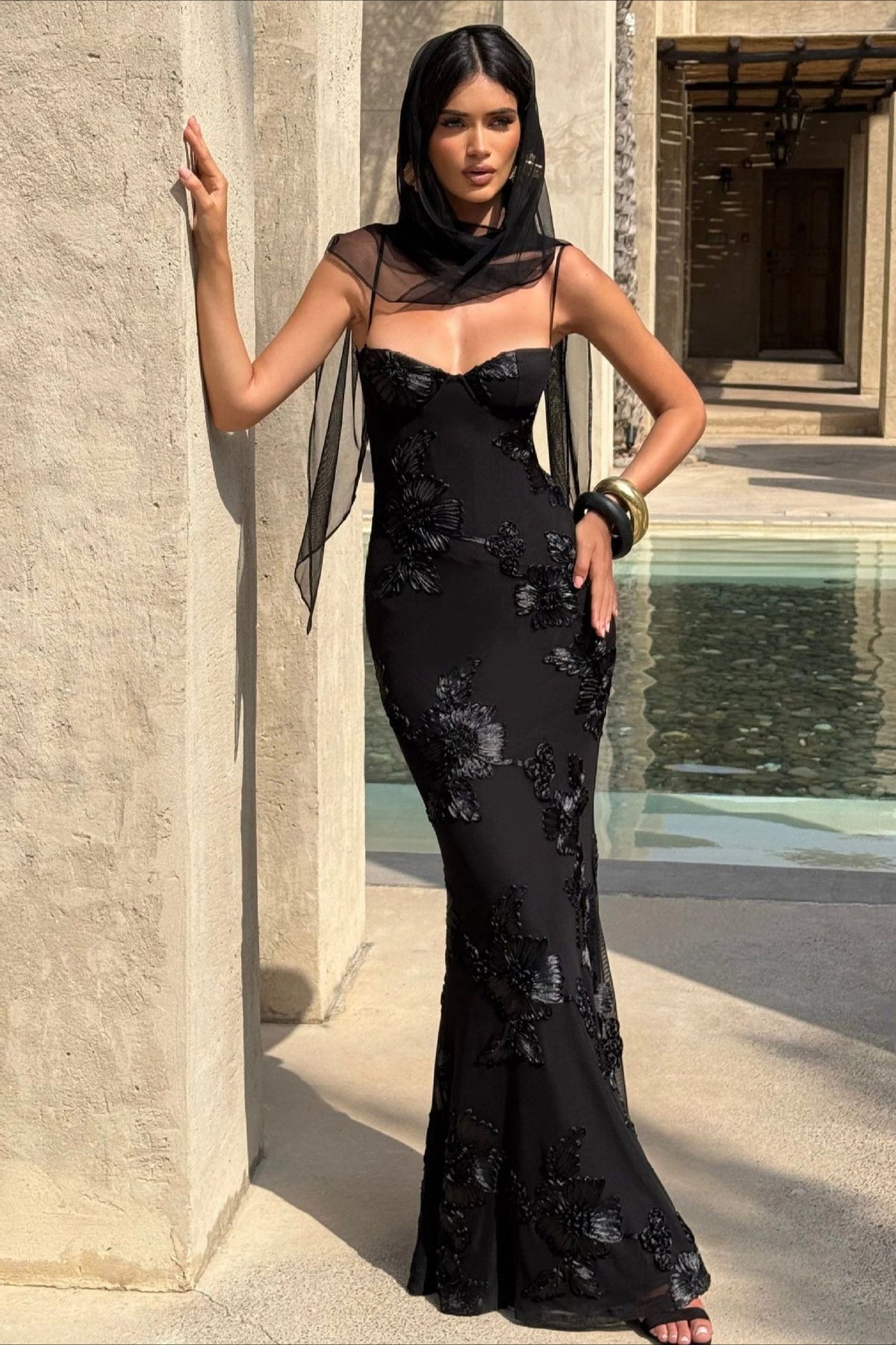 3D-Applique Tie-Back Prom Dress