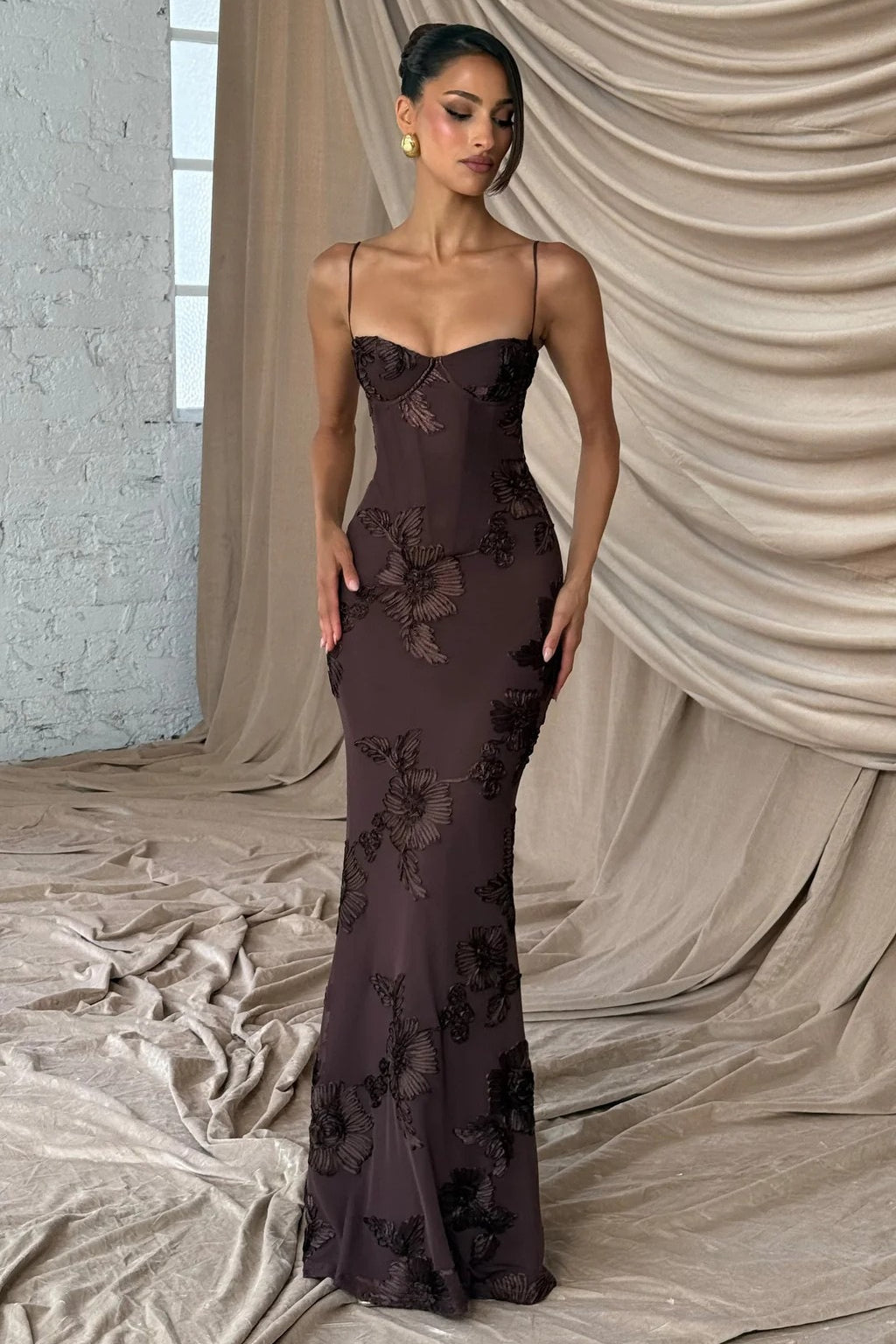 3D-Applique Tie-Back Prom Dress