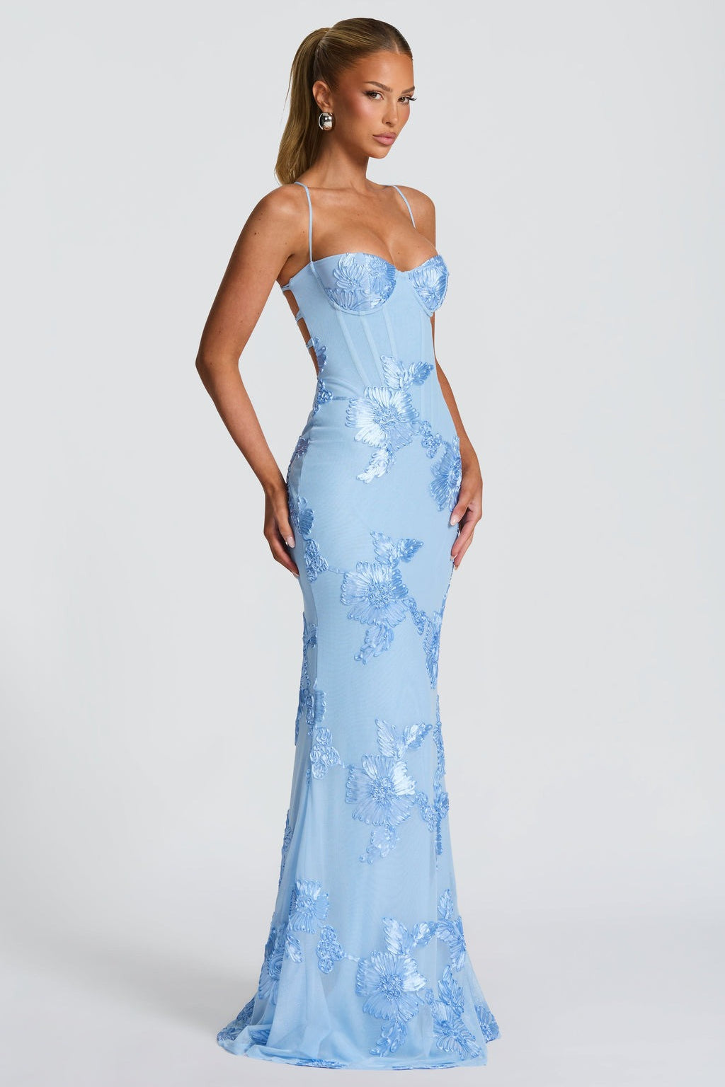 3D-Applique Tie-Back Prom Dress